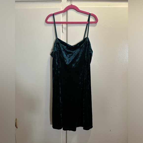 Forever21 Velvet Forest Green Dress - Picture 1 of 7